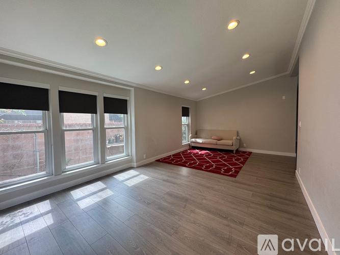 18320 Ingomar Street 3 Beds Single Family Home for Rent - Photo gallery 3