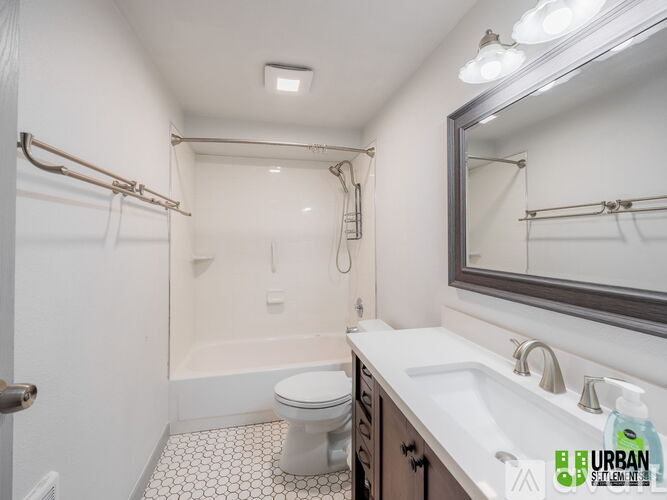 2121 E Upriver Dr 2 Beds Condo for Rent - Photo gallery 2