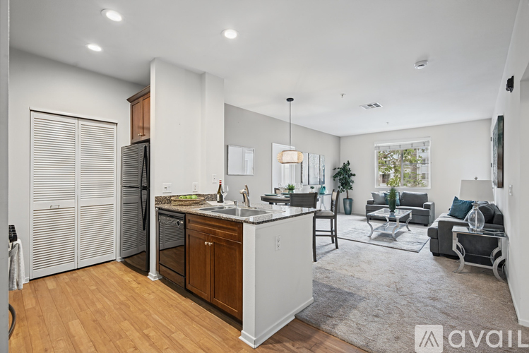 Scholarship 2 Beds Condo for Rent - Photo gallery 4