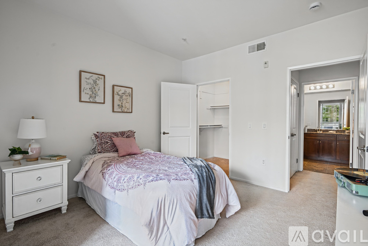 Scholarship 2 Beds Condo for Rent - Photo gallery 5