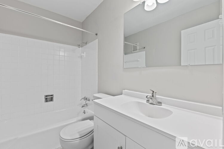 4200 N Arlington Ave 2 Beds Apartment for Rent - Photo gallery 5