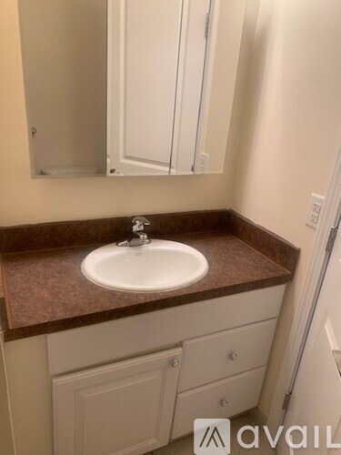 14014 Shaker Boulevard 3 Beds Apartment for Rent - Photo gallery 3