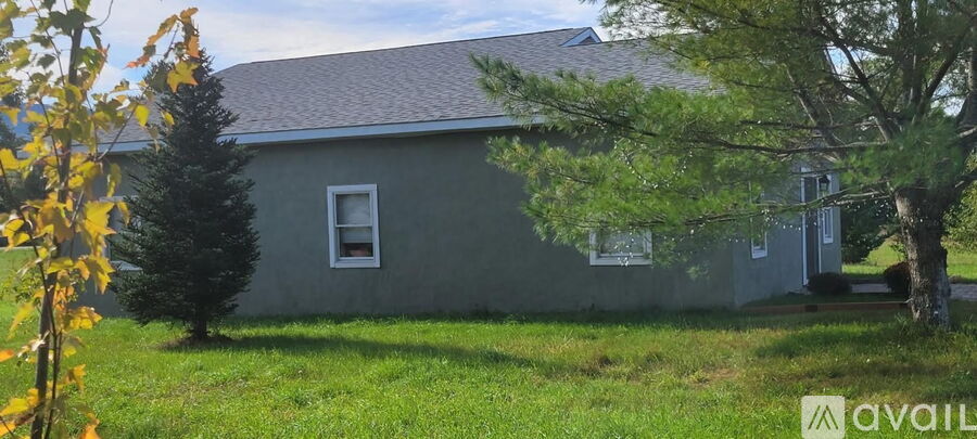 55 Lawrence Road 2 Beds Single Family Home for Rent - Photo gallery 2