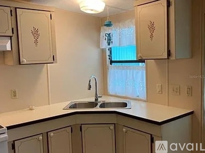 2824 Manatee Road 2 Beds Single Family Home for Rent - Photo gallery 4