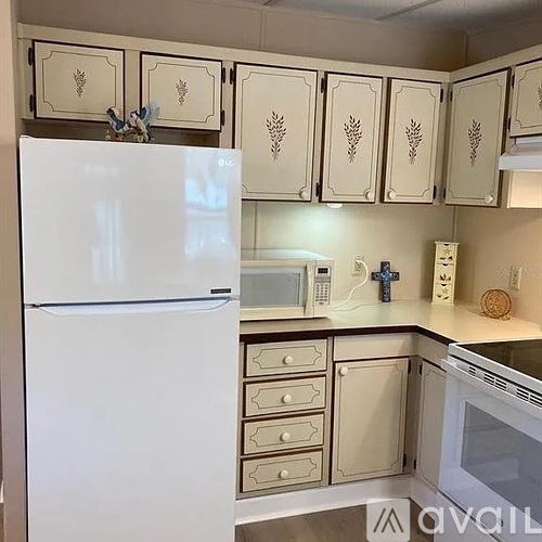 2824 Manatee Road 2 Beds Single Family Home for Rent - Photo gallery 5