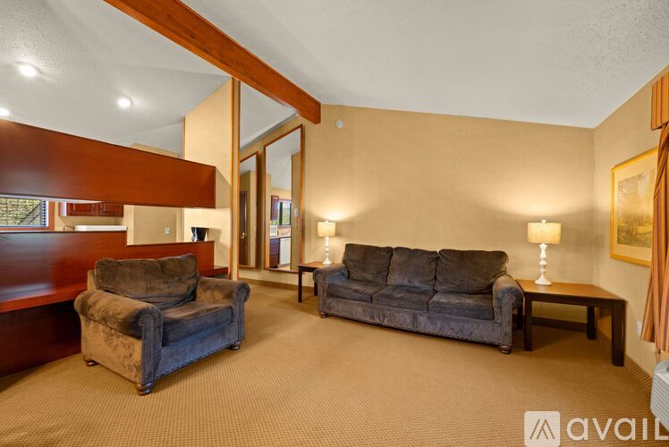 1010A Westwoods Drive 2 Beds Apartment for Rent - Photo gallery 3