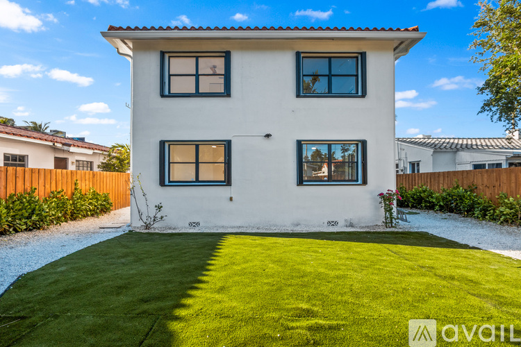 440 NE 71st St 2 Beds Apartment for Rent - Photo gallery 3