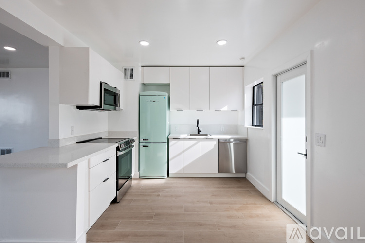 440 NE 71st St 2 Beds Apartment for Rent - Photo gallery 5