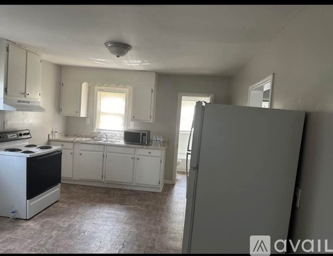 41 Fairfield Avenue 2 Beds Single Family Home for Rent - Photo gallery 3