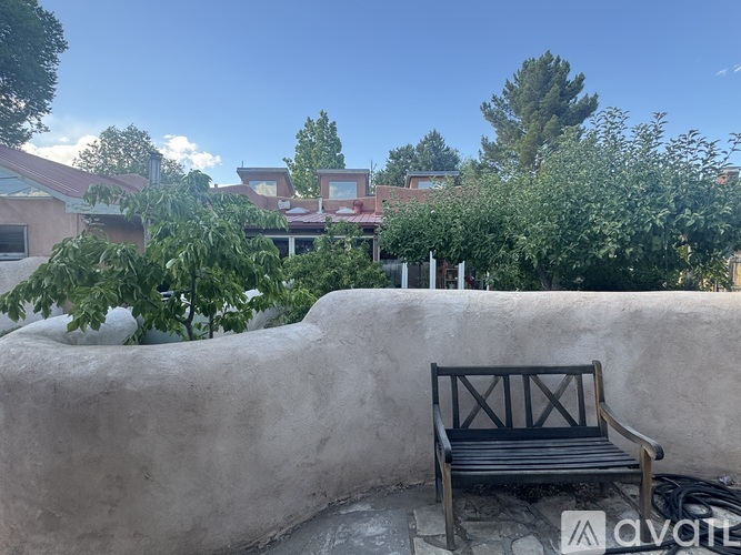 906 1/2 Fruit Avenue Northwest 1 Apartment for Rent - Photo gallery 3