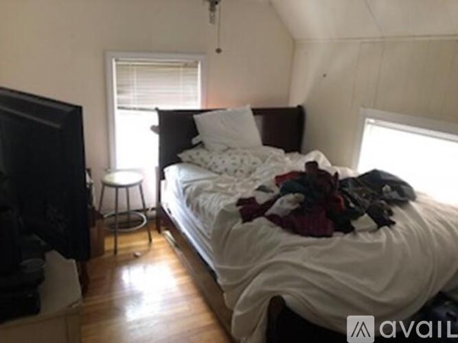 76 College Ave 3 Beds Single Family Home for Rent - Photo gallery 5