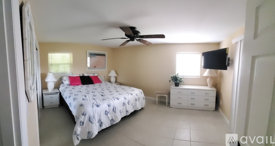 5765 Winkler Road 2 Beds Single Family Home for Rent - Photo gallery 2
