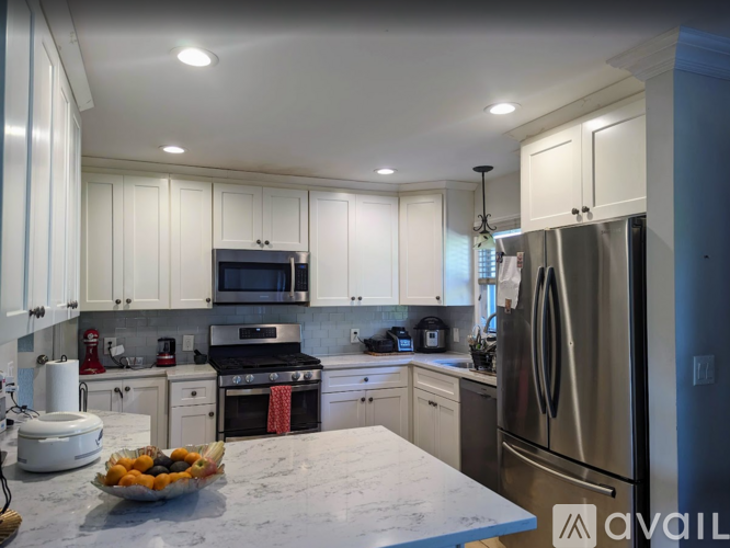 122 Village Circle West 3 Beds Single Family Home for Rent - Photo gallery 3