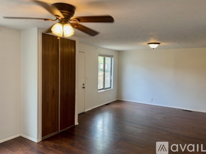 605 Tollis Parkway 3 Beds Single Family Home for Rent - Photo gallery 3