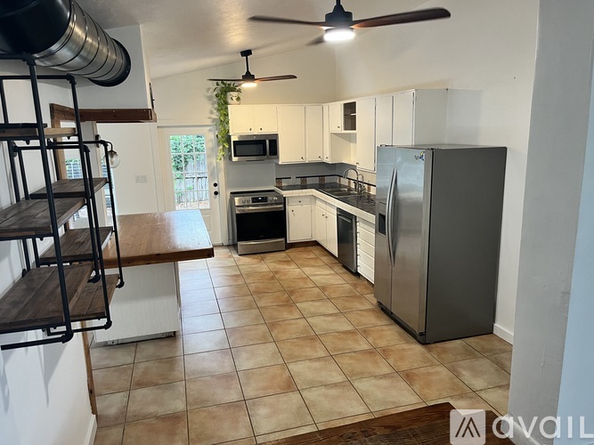 1317 Elizabeth Avenue 3 Beds Single Family Home for Rent - Photo gallery 3