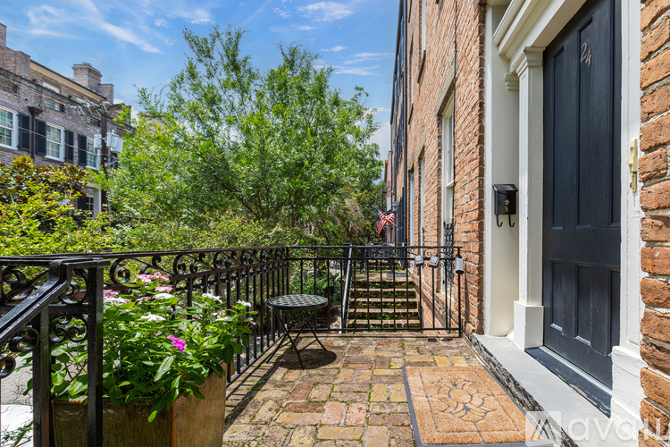 24 E Macon St 1 Apartment for Rent - Photo gallery 5