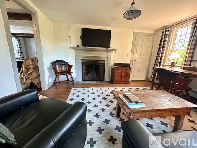 396 Main Street 3 Beds Single Family Home for Rent - Photo gallery 5