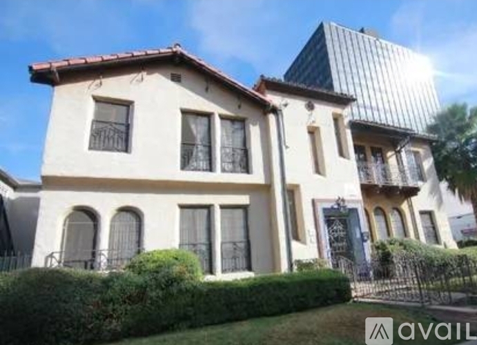 654 S Dunsmuir Ave Studio Apartment for Rent - Photo gallery 1