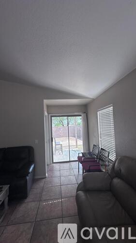 13145 West Desert Lane 3 Beds Single Family Home for Rent - Photo gallery 2