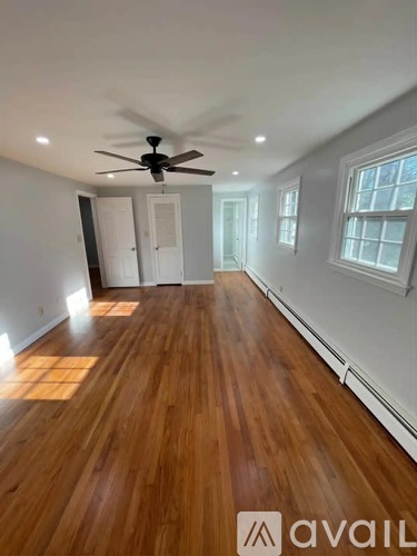 3 Victoria Dr 5 Beds Single Family Home for Rent - Photo gallery 2