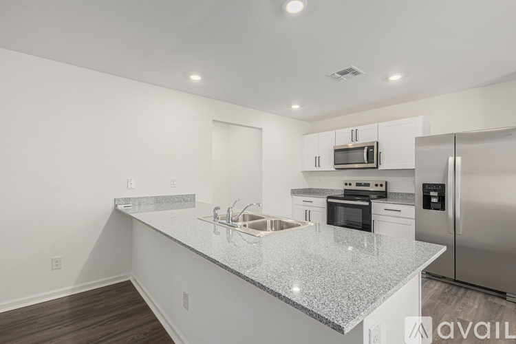 1402 East Peggy Drive 3 Beds Single Family Home for Rent - Photo gallery 5