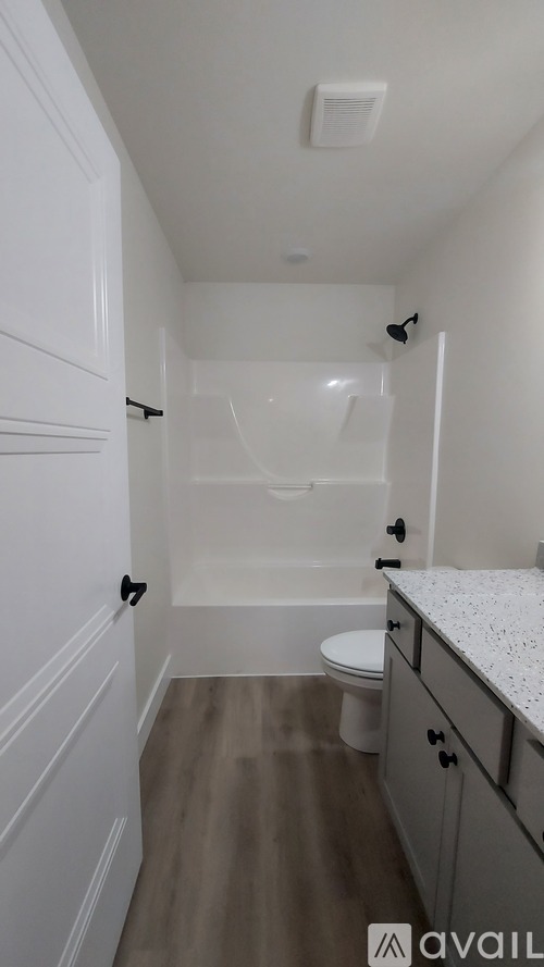 512 Eagle St 3 Beds Townhouse for Rent - Photo gallery 3
