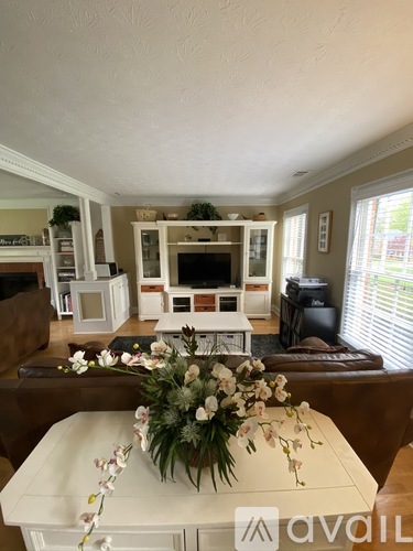1235 Pemshire Court Northeast 4 Beds Single Family Home for Rent - Photo gallery 4
