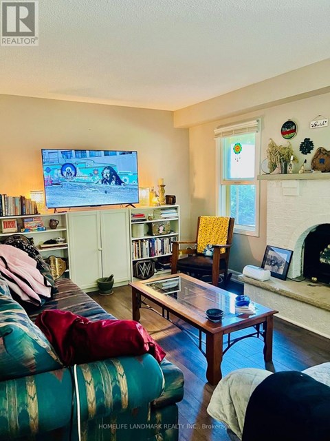 123 CROSSLAND GATE 2 Beds Apartment for Rent