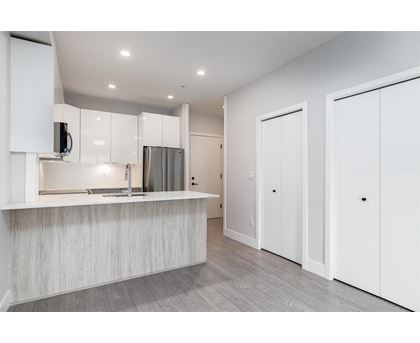 10X 5486 199A STREET 1 Apartment, Home for Rent - Photo gallery 3
