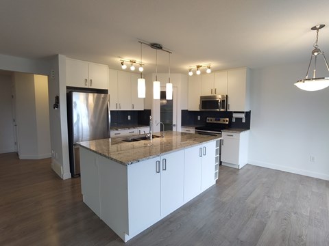 Main, 16631 18 Avenue Southwest 3 Beds Apartment for Rent