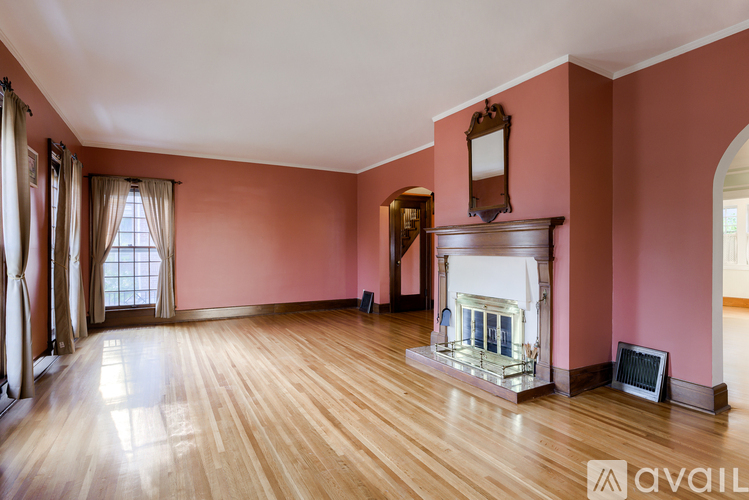 5507 Dodge Street 4 Beds Single Family Home for Rent - Photo gallery 4