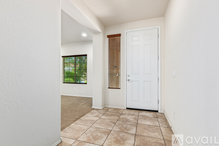 1019 W Spur Dr 4 Beds Single Family Home for Rent - Photo gallery 2