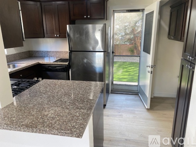 608 Illinois Ct 3 Beds Apartment for Rent - Photo gallery 1