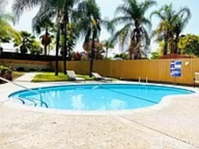 655 E Washington Ave 3 Beds Apartment for Rent - Photo gallery 2