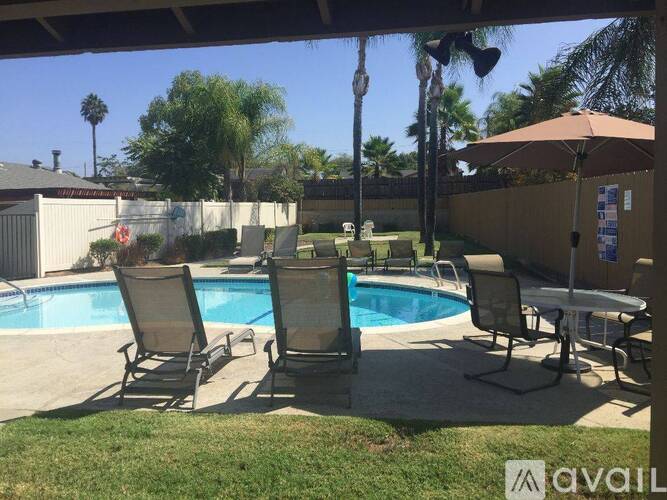 655 E Washington Ave 3 Beds Apartment for Rent - Photo gallery 3