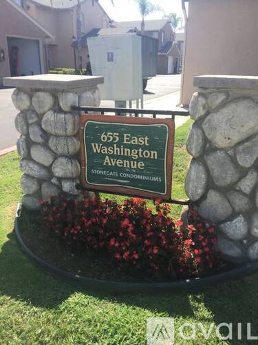 655 E Washington Ave 3 Beds Apartment for Rent - Photo gallery 4