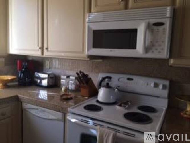 12 Haig Drive 1 Condo for Rent - Photo gallery 2