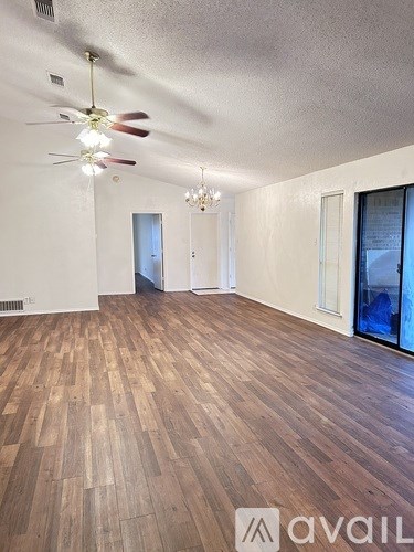 2200 Canterbury Ct 3 Beds Apartment for Rent