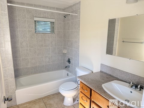 1334 South Grand Avenue 2 Beds Apartment for Rent