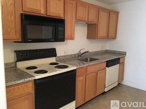 41 Walnut St 2 Beds Apartment for Rent
