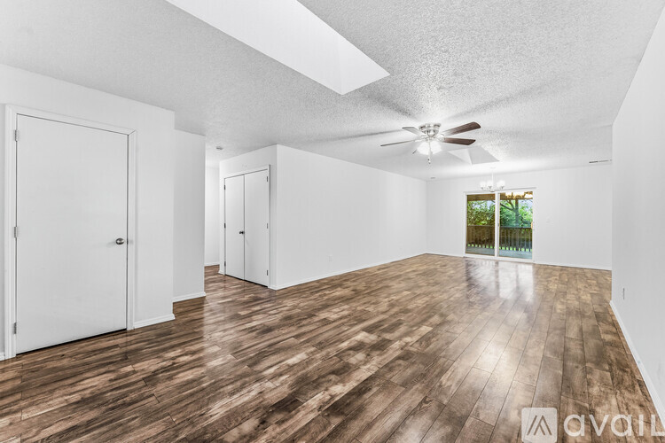 1704 Southwest D Street 3 Beds Single Family Home for Rent - Photo gallery 3