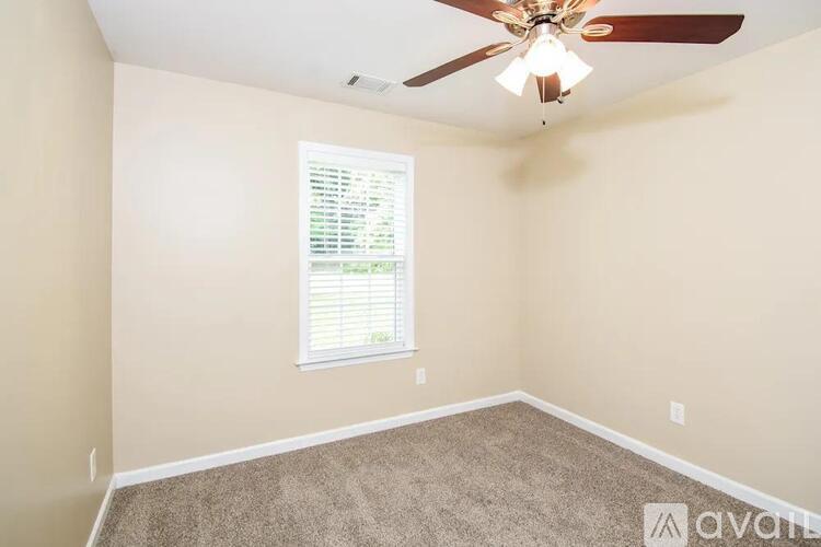 9204 N 58th Dr 3 Beds Single Family Home for Rent - Photo gallery 3
