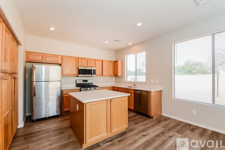 9204 N 58th Dr 3 Beds Single Family Home for Rent - Photo gallery 4