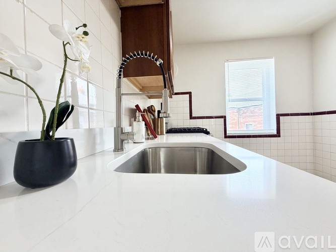 7180 Jamieson Ave 1 Apartment for Rent - Photo gallery 2