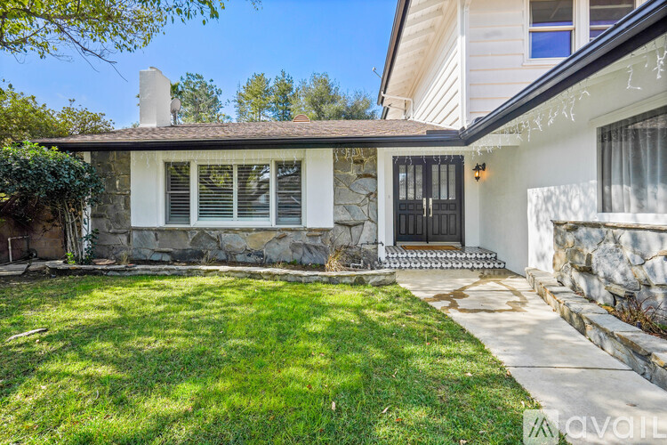 5025 Dantes View Dr 4 Beds Single Family Home for Rent - Photo gallery 2