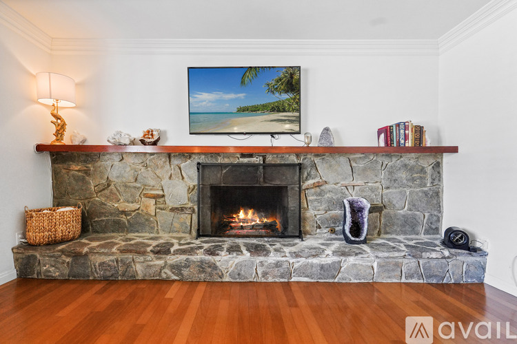 5025 Dantes View Dr 4 Beds Single Family Home for Rent - Photo gallery 5