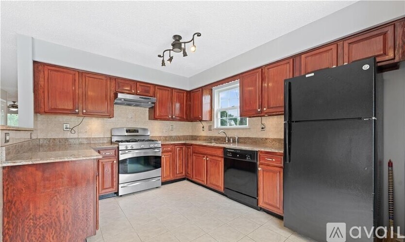 32 Cabot Way 3 Beds Townhouse for Rent - Photo gallery 5