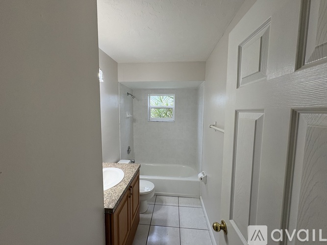 4520 Southeast 5th Place 2 Beds Apartment for Rent - Photo gallery 5