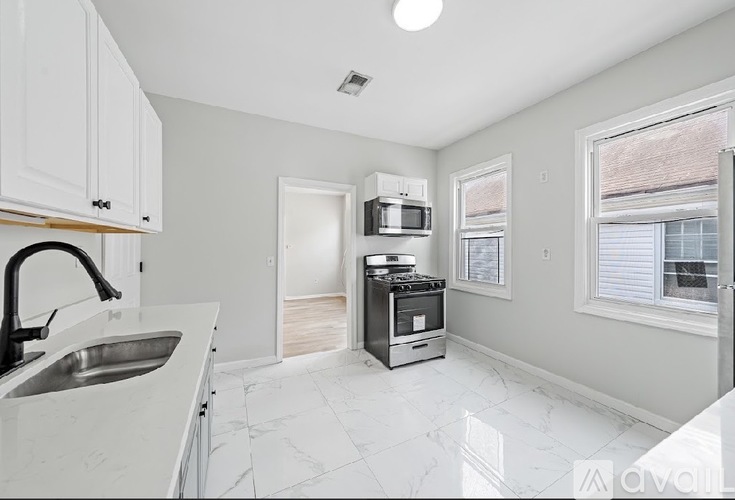 210 W Price St 3 Beds Apartment for Rent - Photo gallery 1