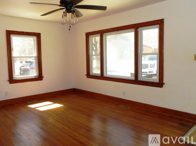 1113 Woodrow St S 5 Beds Single Family Home for Rent - Photo gallery 2